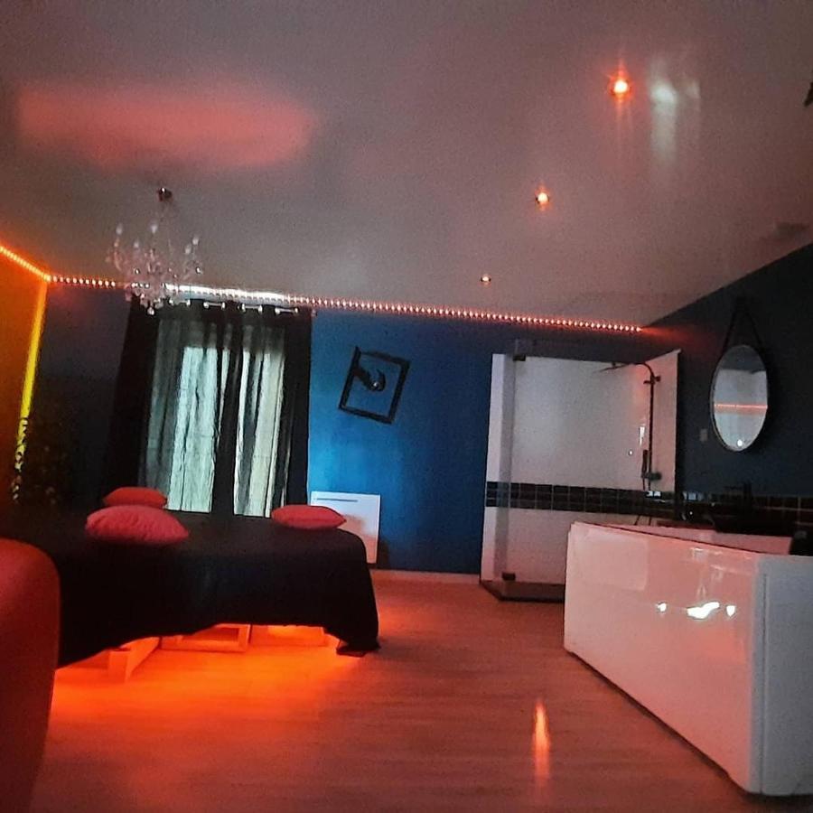 Nuit Insolite-Room Love Saint-Germain  Екстериор снимка
