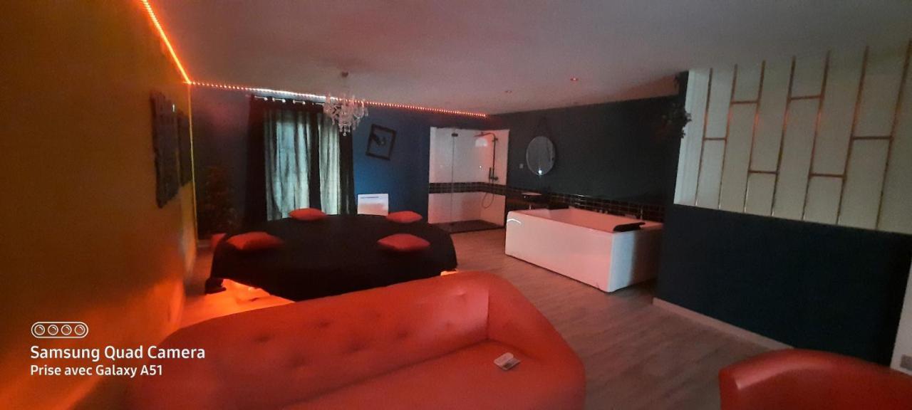 Nuit Insolite-Room Love Saint-Germain  Екстериор снимка