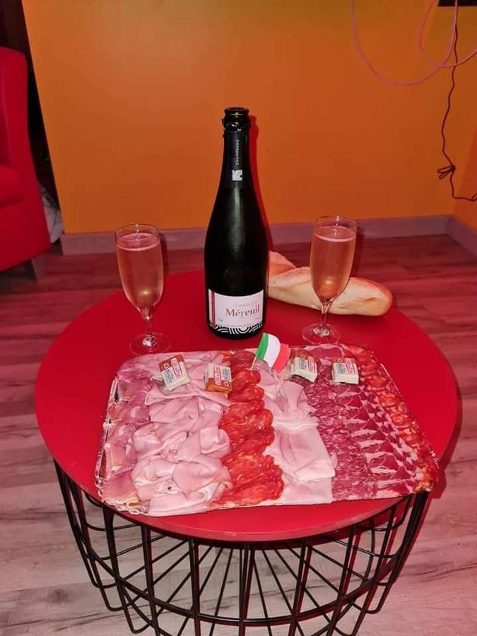 Nuit Insolite-Room Love Saint-Germain  Екстериор снимка