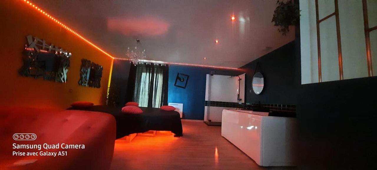 Nuit Insolite-Room Love Saint-Germain  Екстериор снимка