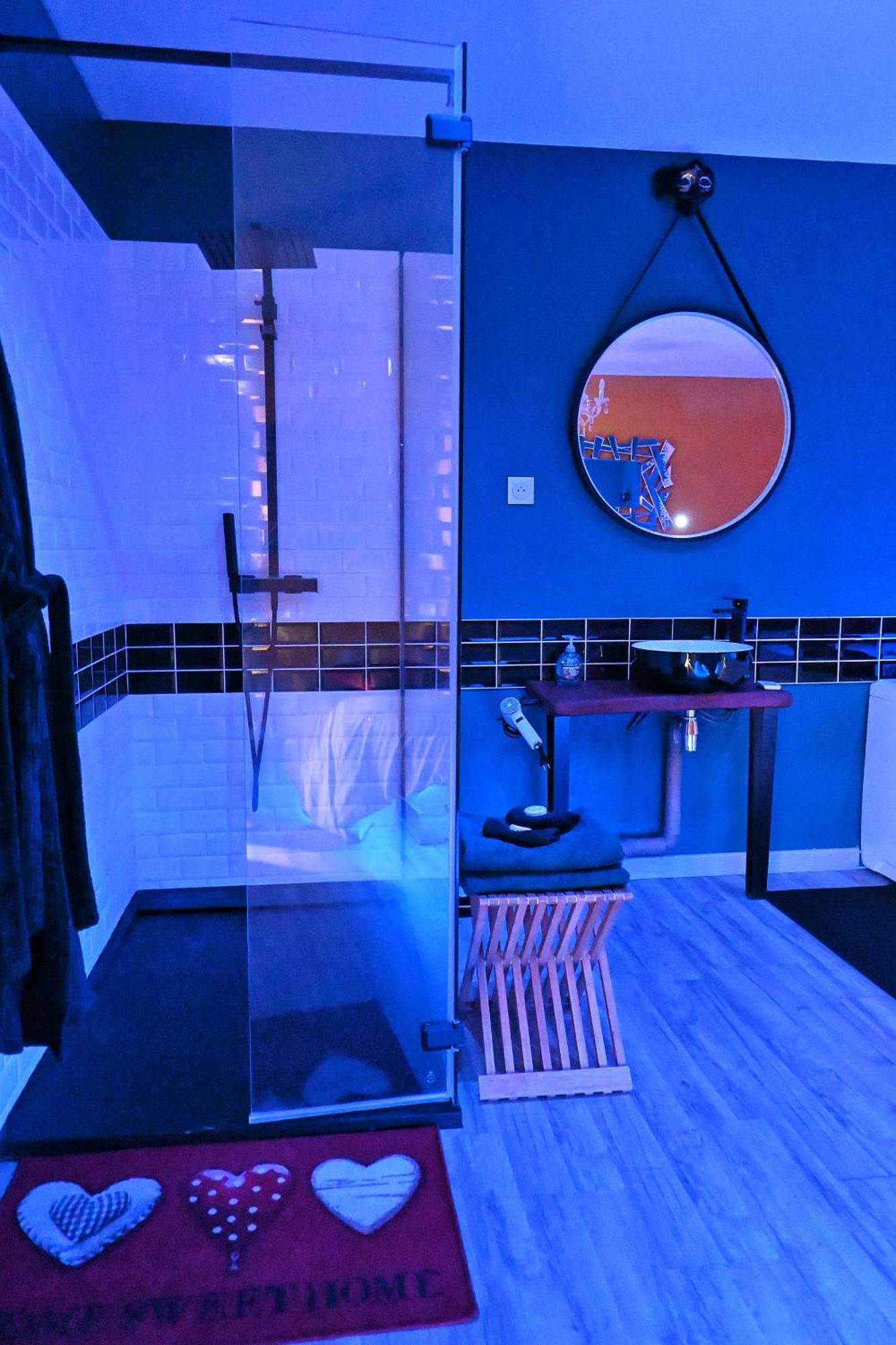 Nuit Insolite-Room Love Saint-Germain  Екстериор снимка